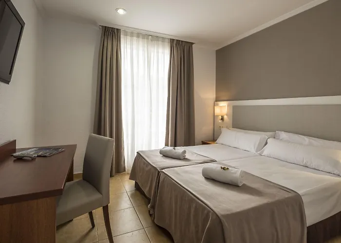 Rosamar & 4*s Szálloda